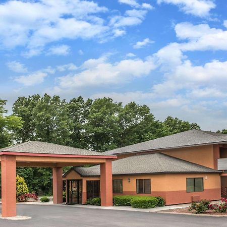 Days Inn By Wyndham Kingdom City Kültér fotó