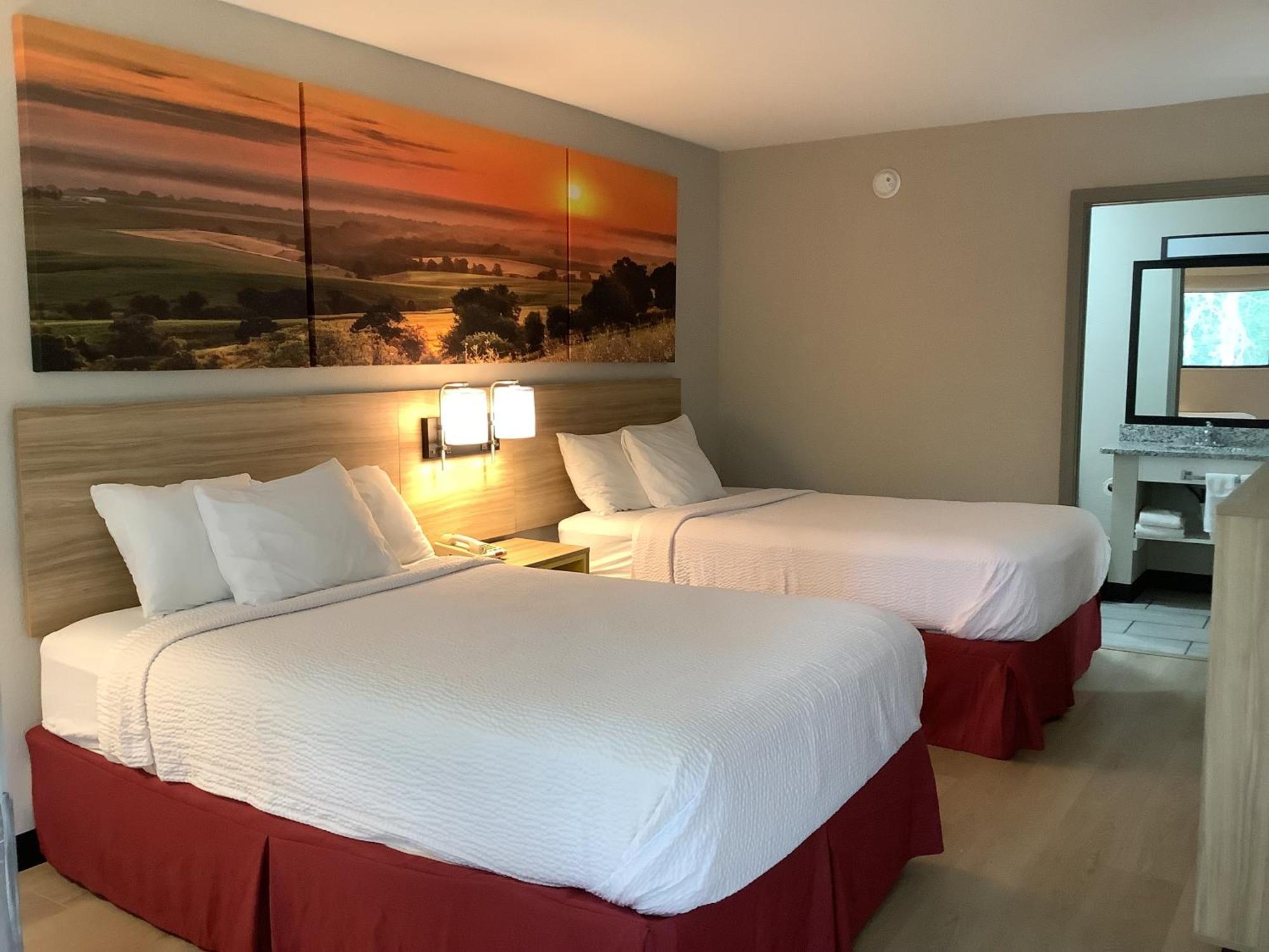Days Inn By Wyndham Kingdom City Kültér fotó